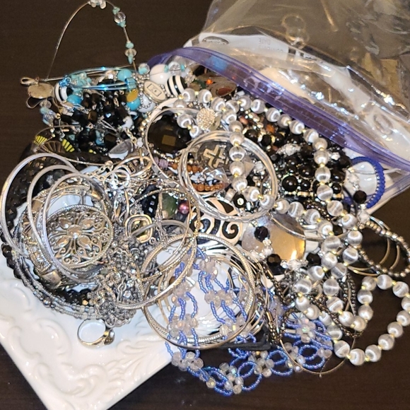 3 pound bundle of silver jewelry - Picture 2 of 7